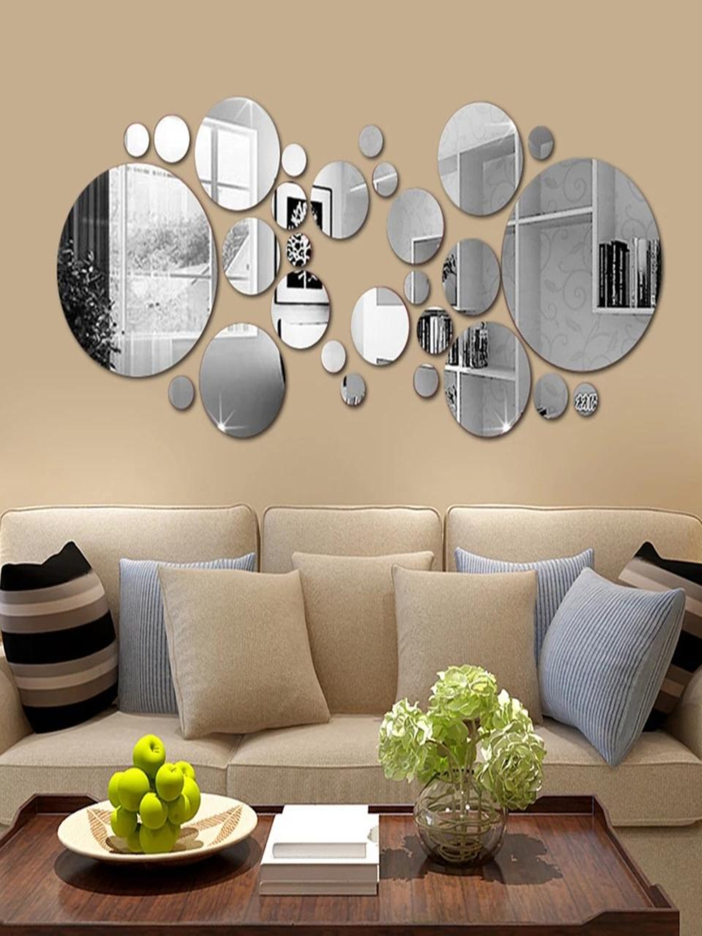 Acrylic circle wall decor mirror set, modern decorative mirrors for living room or bedroom.
