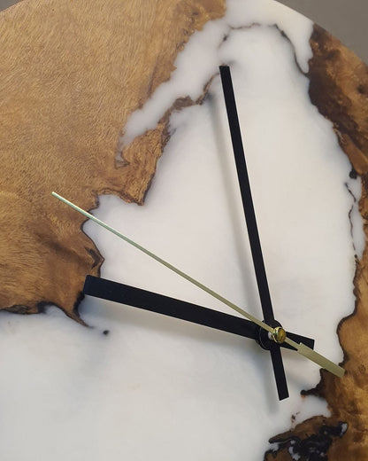 Handcrafted Wooden Epoxy Resin Wall Clock – Natural Wood & Elegant Polish
