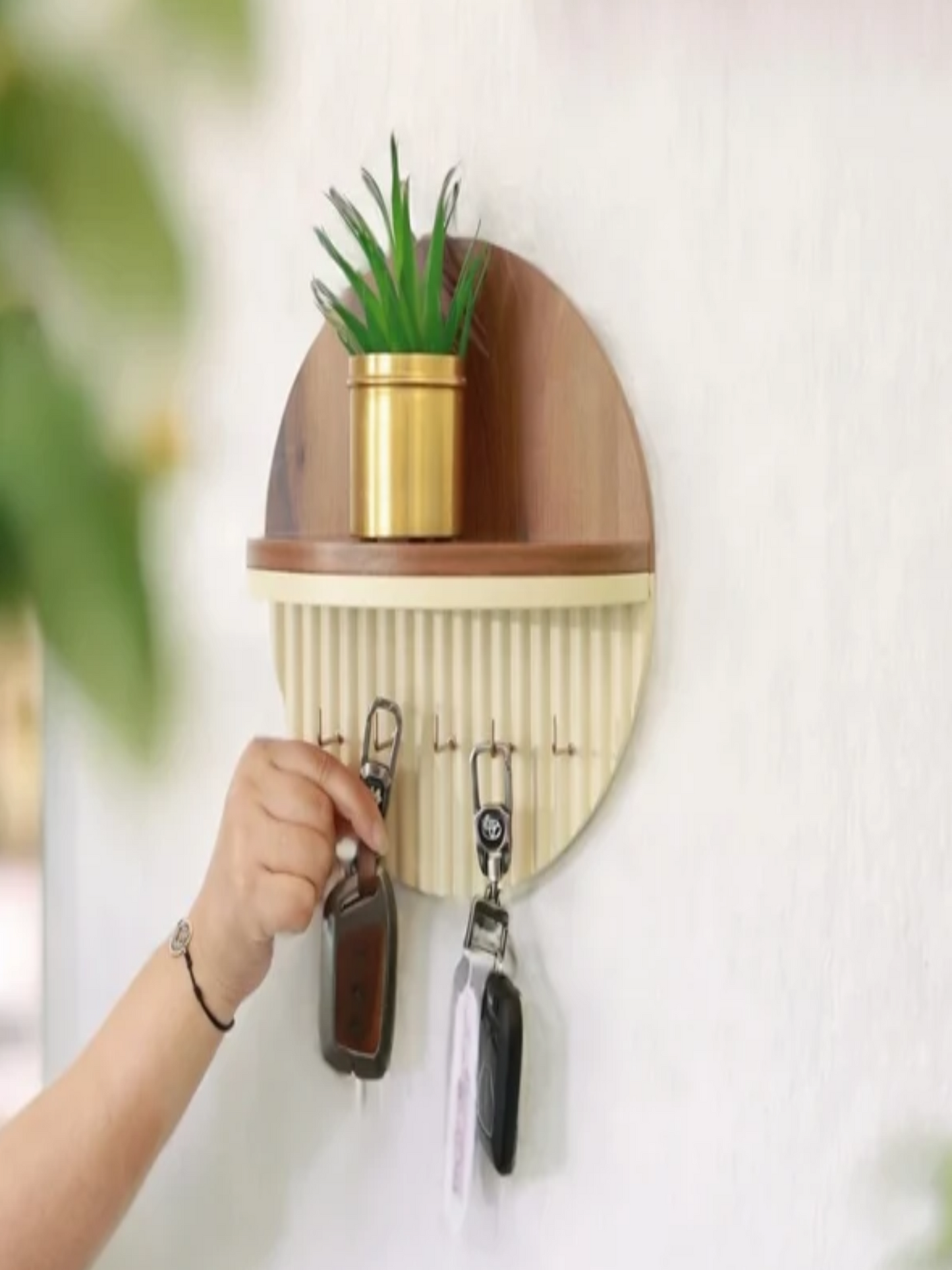 Modern Round Wooden Key Holder with Shelf
